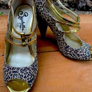 Seychelles Animal Print Leather Uppers Peep Toe 4” Heel Sz 7.5